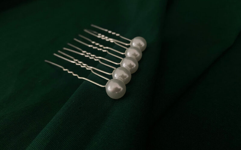 Naomi - Large Pearl pins -96-side